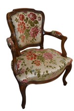 Elegante poltrona stile usato Elegante poltrona stile usato  Borgo San Dalmazzo