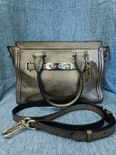 Usado, Bolsa tiracolo Coach Swagger 27 couro pebbled dourado metálico comprar usado  Enviando para Brazil
