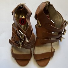 Sandália Michael Kors Viola 6M Feminina Couro Salto Sandália Gladiador Casual, usado comprar usado  Enviando para Brazil