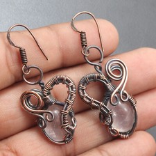 Brincos feitos à mão de pedra preciosa de quartzo rosa com fio de cobre 2" joias A440 comprar usado  Enviando para Brazil