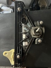 Alzacristallo manuale posterio usato  Tufillo