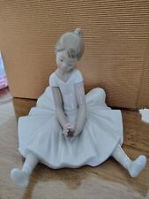 Statua ballerina porcellana usato  Alberobello