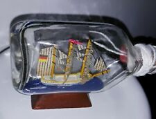 Piccolo soprammobile nave usato  Due Carrare