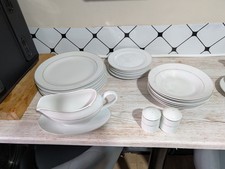 Piece dinner set for sale Piece dinner set for sale  BRADFORD