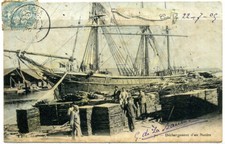 Cpa déchargement bateau d'occasion  Hérouville-Saint-Clair