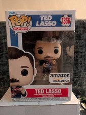 Funko Pop Ted Lasso 1356 Ted Lasso (com xícara de chá) exclusivo da Amazon, usado comprar usado  Enviando para Brazil