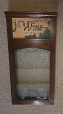 Puerta de gabinete de vino vintage de madera/vidrio montada en la pared de 2 botellas con espacio óptico segunda mano  Embacar hacia Mexico