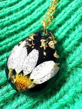 Designs feitos à mão por ResinArtz – Pingente em forma de gota de flor natural seca comprar usado  Enviando para Brazil