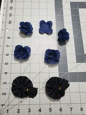 Flores de fieltro azul y borlas negras 6 piezas decoración del hogar artesanía joyería segunda mano  Embacar hacia Mexico