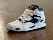 Usado, Tênis Zuru Mini Brands Pump It Up Series Reebok Pump sapato único solto em excelente estado usado comprar usado Usado, Tênis Zuru Mini Brands Pump It Up Series Reebok Pump sapato único solto em excelente estado usado comprar usado  Enviando para Brazil