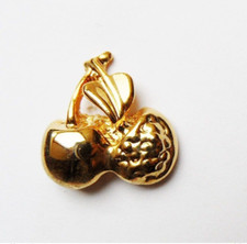 Pin doré cerises d'occasion Pin doré cerises d'occasion  Melesse