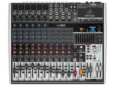 Behringer xenyx x1832usb usato  Sustinente
