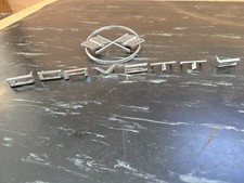 1962 Emblemas de nariz CORVETTE letras e bandeiras cruzadas comprar usado  Enviando para Brazil