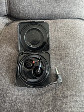 1982 Sony MDR-E252 primeiros fones de ouvido intra-auriculares com suporte de estojo funcionando como está comprar usado 1982 Sony MDR-E252 primeiros fones de ouvido intra-auriculares com suporte de estojo funcionando como está comprar usado  Enviando para Brazil