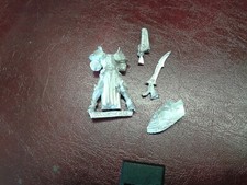 Warhammer fantasy warriors usato  Civitanova Marche
