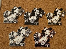 Pin perrier mickey d'occasion  Paris VII