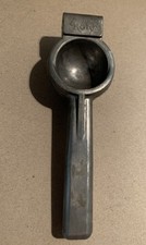 Usado, Espremedor portátil vintage ROTY alumínio 8”, feito na Venezuela comprar usado  Enviando para Brazil