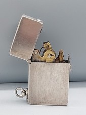 Ancien briquet argenté d'occasion  Ferrières-en-Gâtinais