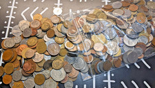 Usado, ~Lote a granel de moedas estrangeiras de mundo misto não pesquisadas de 5,5 libras comprar usado  Enviando para Brazil