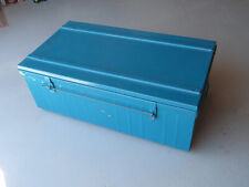 Malle métallique bleue d'occasion  Alboussière