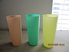 3 copos Tupperware vintage cores pastel 16 oz EUA #107. Usado. comprar usado  Enviando para Brazil