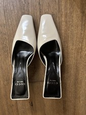 Sandalo gucci mule usato  Italia