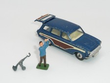 Boneco e carrinho Corgi 440 Ford Consul Cortina Super Estate com *original*, usado comprar usado  Enviando para Brazil