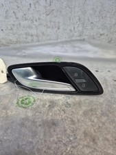 Poignee interieur gauche d'occasion Poignee interieur gauche d'occasion  Sainte-Livrade-sur-Lot