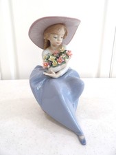 Splendida statuina porcellana usato Splendida statuina porcellana usato  Spedire a Italy