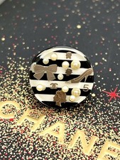 Bague chanel resin d'occasion  Les Mureaux