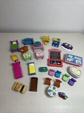 Lote de muebles para casa de muñecas camas mesas sillas piano sofá y más segunda mano  Embacar hacia Mexico