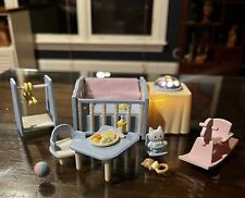 Usado, Cuna iluminada y accesorios Calico Critters Sylvanian Families para bebé segunda mano  Embacar hacia Argentina