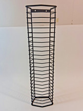 Antigo rack de armazenamento de fita cassete torre de arame de metal preto comporta 25 montáveis na parede comprar usado Antigo rack de armazenamento de fita cassete torre de arame de metal preto comporta 25 montáveis na parede comprar usado  Enviando para Brazil