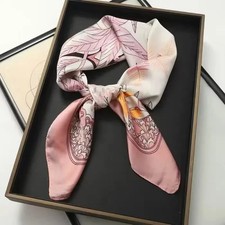 Foulard carré soie d'occasion  Eysines