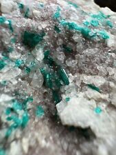 Dioptasio con calcite usato  Villa di Tirano