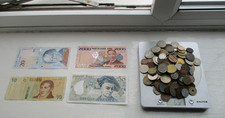 Lote de trabajo/lote a granel/tablero de monedas del mundo y algunos billetes 651 gramos CCC segunda mano  Embacar hacia Mexico
