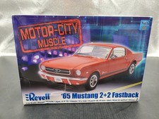 Kit modelo Revell Motor City Muscle '65 Ford Mustang 2+2 Fastback 1:24 caixa ruim comprar usado  Enviando para Brazil