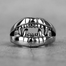 anello vampire usato anello vampire usato  Italia