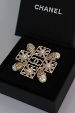 Spilla chanel con usato  Roma
