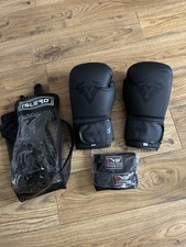 Islero boxing gloves for sale  BISHOP'S STORTFORD