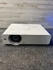 *FLAW* Panasonic PT-VW440 Projetor de Vídeo LCD HDMI com Cabo de Alimentação 1463 Horas de Lâmpada comprar usado  Enviando para Brazil