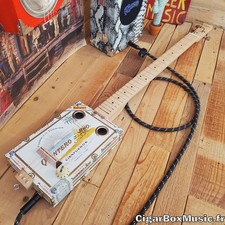 Guitare cigar box d'occasion  Saint-Girons