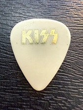 KISS / GENE SIMMONS / DÉCADA DE 1980 / VINTAGE!!  / PICARETA DE GUITARRA TOUR comprar usado  Enviando para Brazil