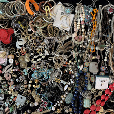 Lote de joias a granel vintage ao moderno mix 1 lb vestível revenda fantasia presente comprar usado  Enviando para Brazil