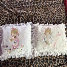 Conjunto de 2 travesseiros decorativos Precious Moments 14" vintage anos 90 comprar usado Conjunto de 2 travesseiros decorativos Precious Moments 14" vintage anos 90 comprar usado  Enviando para Brazil