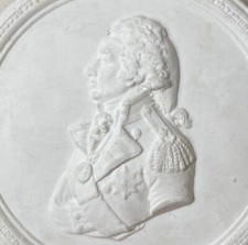 Medalhão camafeu militar vintage branco 3D de gesso comprar usado  Enviando para Brazil