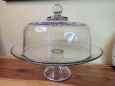 Beautiful classic cake for sale  Debary