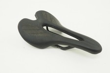 Form Cycling Throne RS selim de bicicleta de estrada trilho de carbono 240mm x 150mm preto comprar usado  Enviando para Brazil