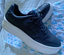 Baskets bicolore noir d'occasion  Nice-