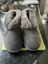emu slippers for sale emu slippers for sale  LYTHAM ST. ANNES